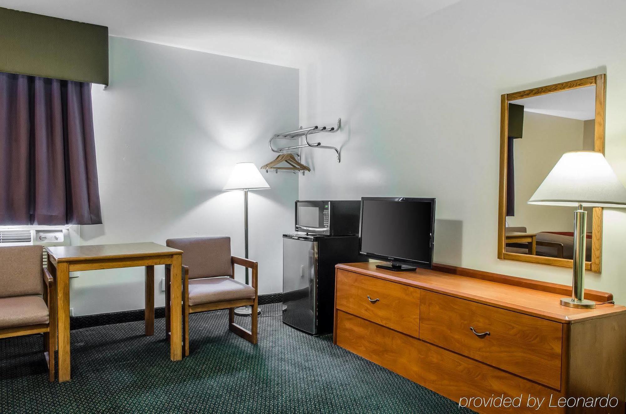 Econo Lodge Inn & Suites Denver Exterior foto
