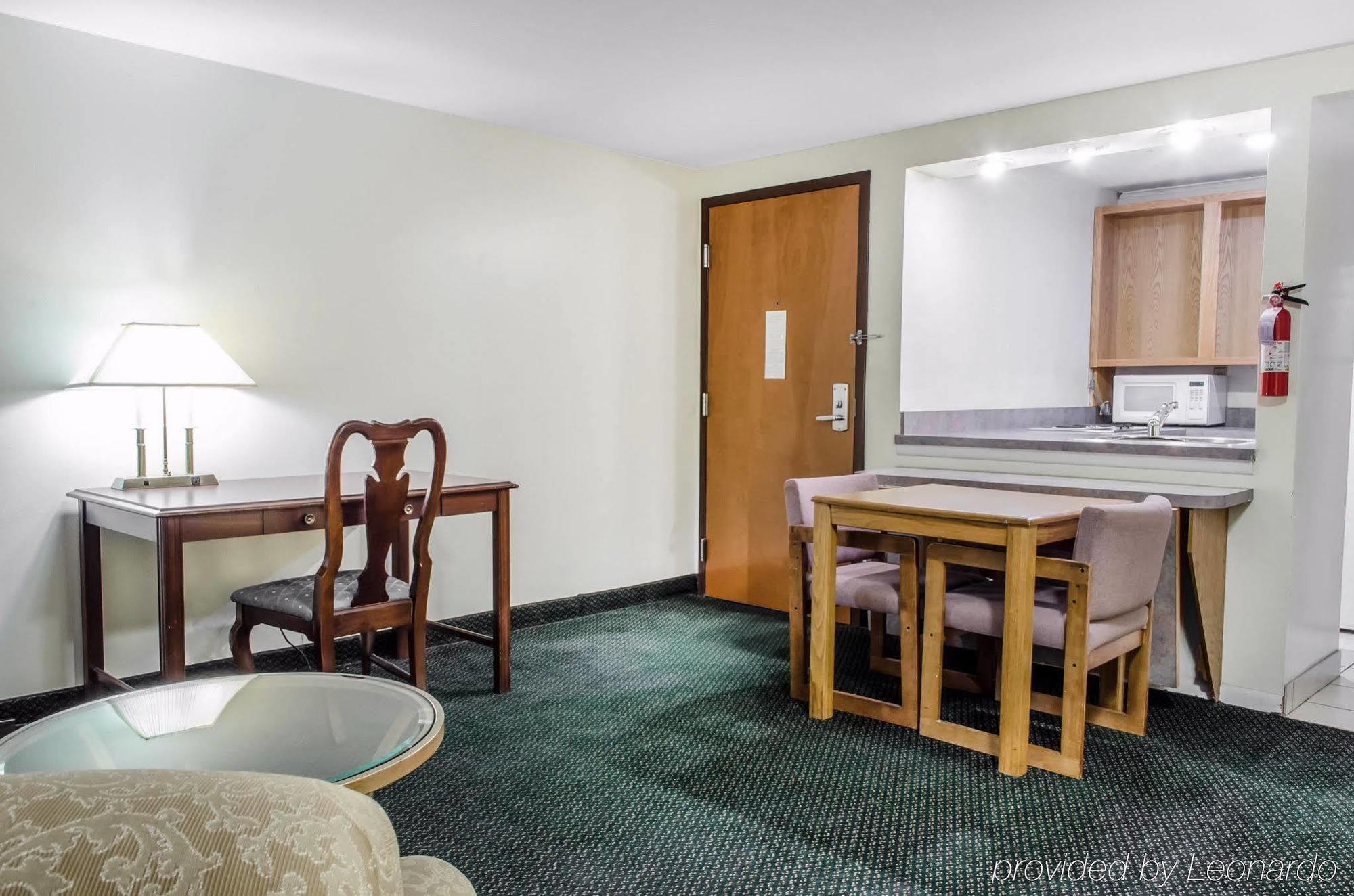 Econo Lodge Inn & Suites Denver Exterior foto