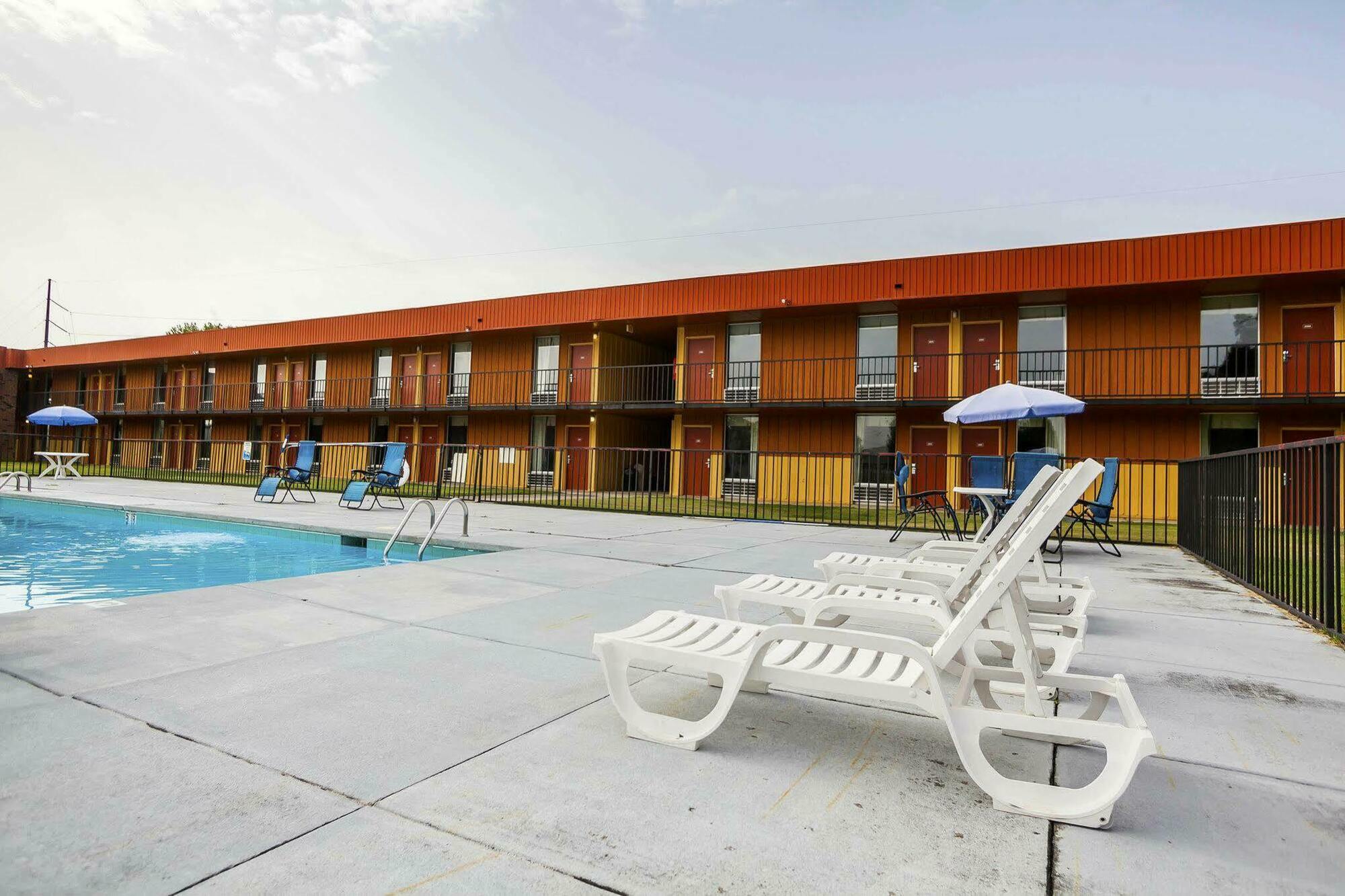 Econo Lodge Inn & Suites Denver Exterior foto